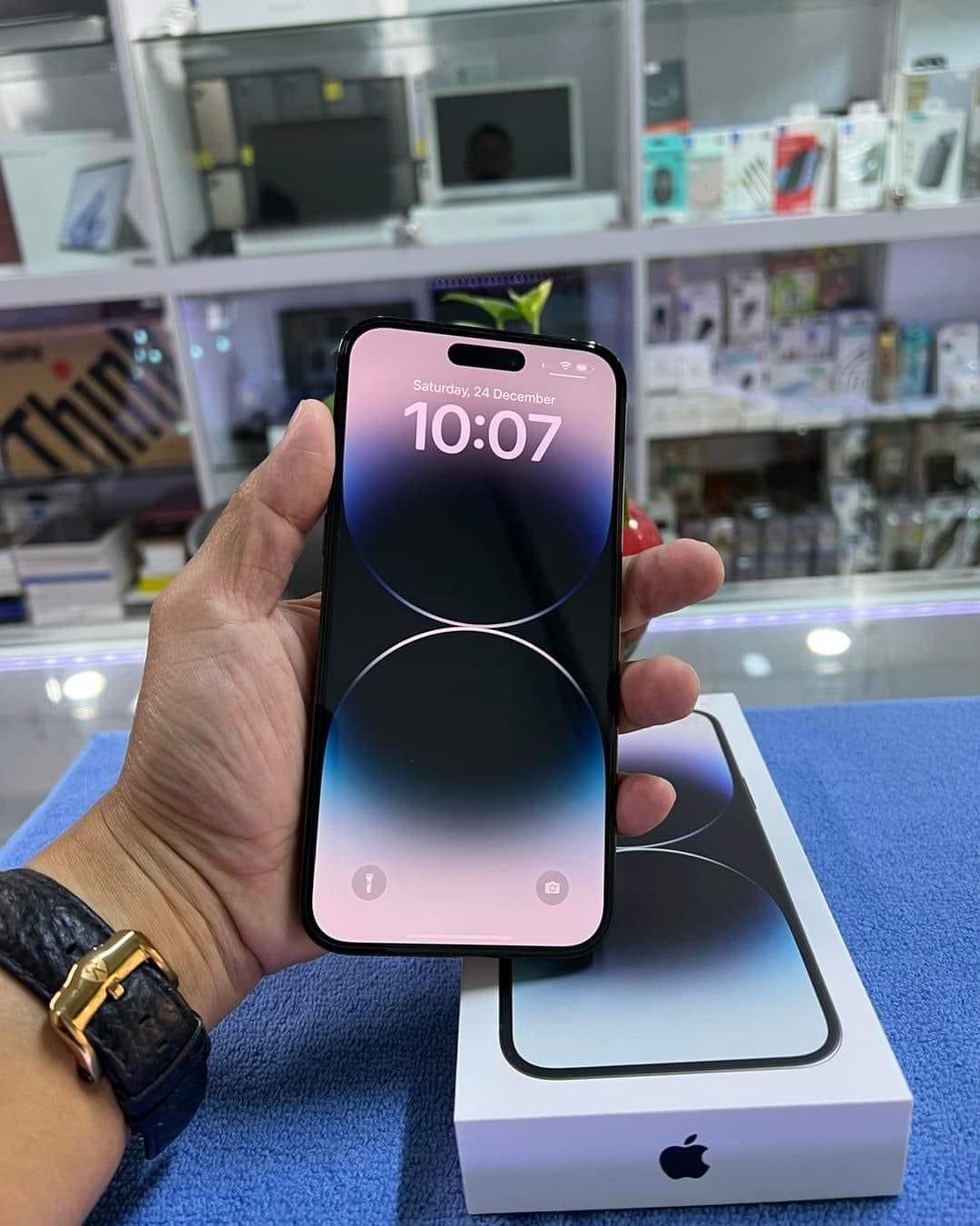 Refurbished iPhone 14 Pro Max Unlocked - Image 2