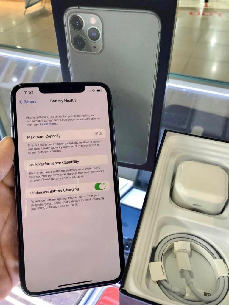 Refurbished iPhone 11 Pro Max Unlocked - Image 4